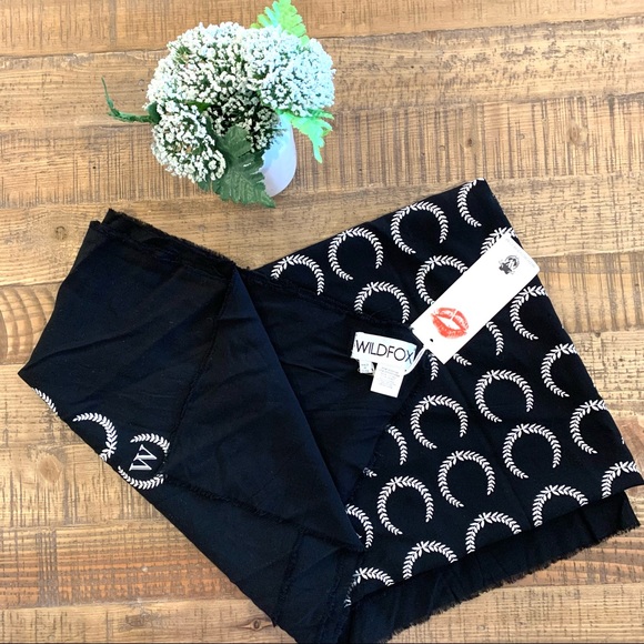 NWT Wildfox black & white large blanket scarf/wrap - Picture 3 of 6